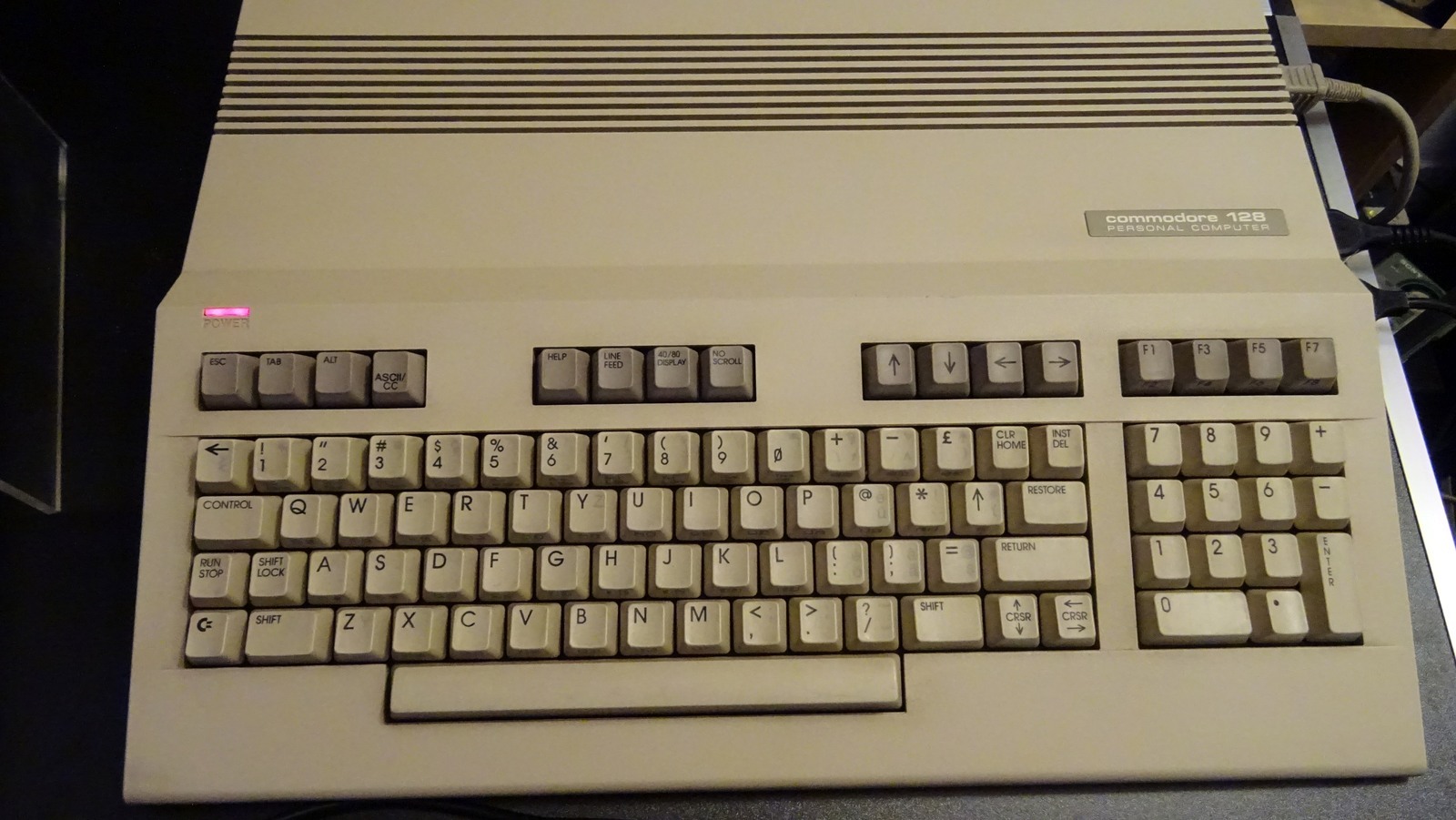 * COMMODORE C64 * LA ROLLS DES 8BIT ? - Page 20 Hcy0