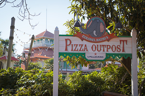 Colonel Hathi' Pizza Outpost (Disneyland Parc)  - Page 7 51yk
