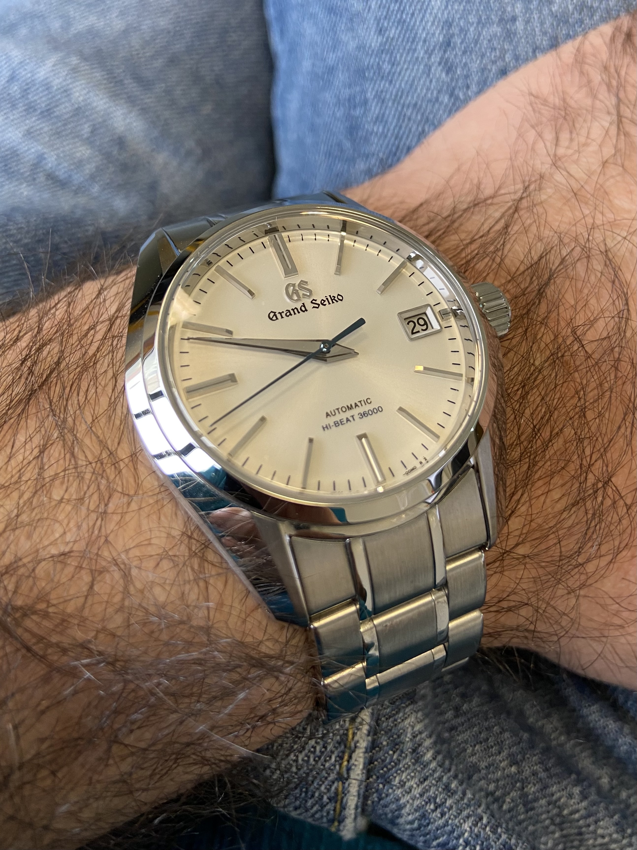 Le club des heureux propriétaires de Grand-Seiko Tome XVI - Page 4 Kxem