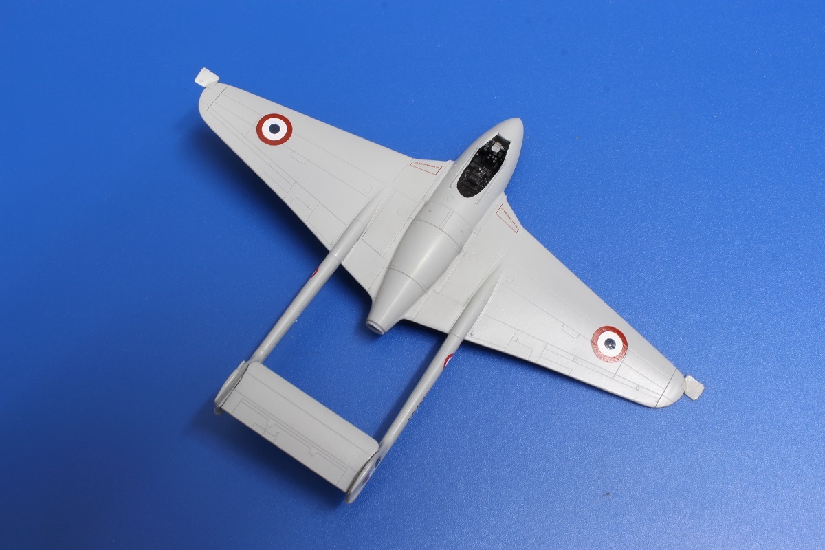 [Special Hobby] [Amodel] 1/72 - de Havilland Vampire Mk.1 - Déclinaison des décorations Armée de l'Air. Le quatrème Mk.1 est en route ! - Page 4 77wx