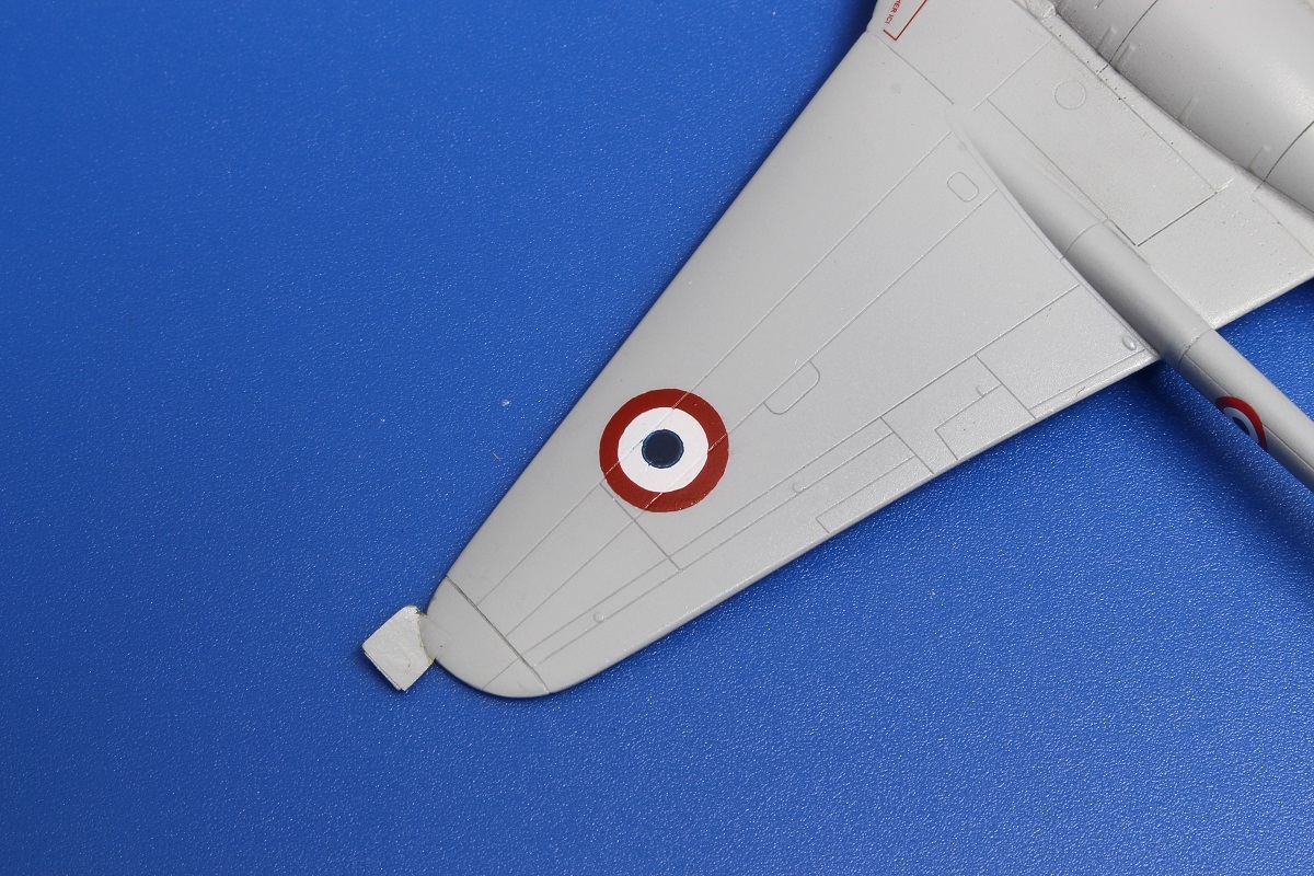 [Special Hobby] [Amodel] 1/72 - de Havilland Vampire Mk.1 - Déclinaison des décorations Armée de l'Air. Le quatrème Mk.1 est en route ! - Page 4 7hkx