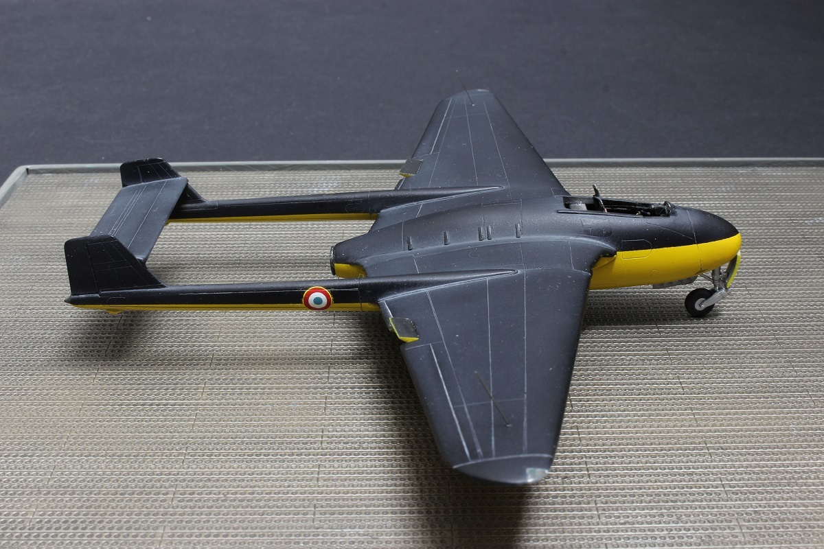 [Amodel] 1/72 - De Havilland Vampire Mk 1  T4jd