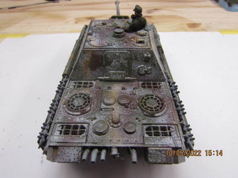   [TAMIYA] Panzerjäger JAGDPANTHER Sd.Kfz.173 Späte version Réf 35203 8pg7
