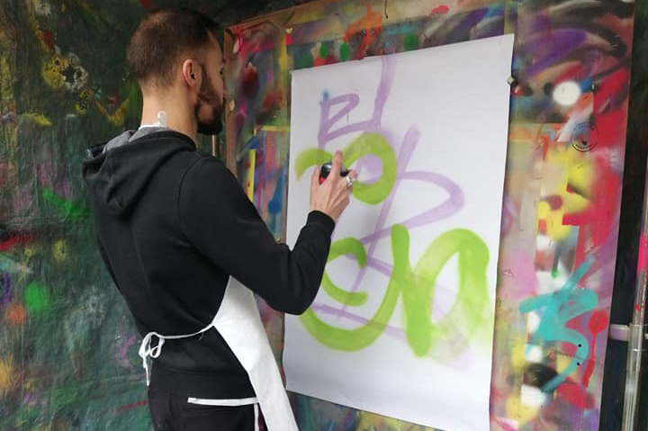 initiation graffiti atelier street art paris