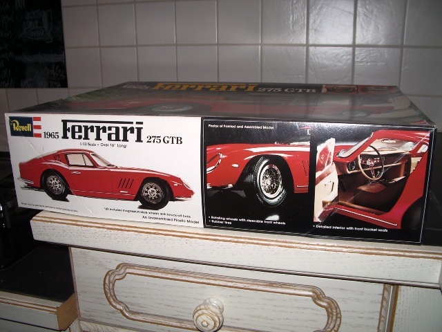  	Ferrari 275 GTB de 1965 au 1/12 de chez revell.  Abyk