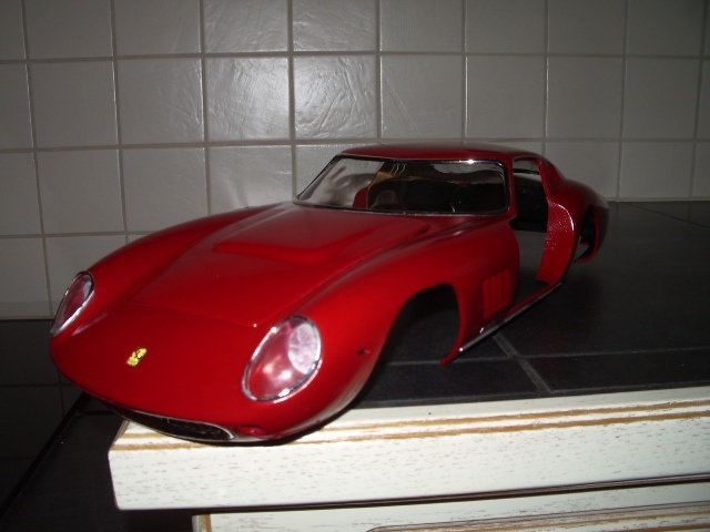  	Ferrari 275 GTB de 1965 au 1/12 de chez revell Kfpa