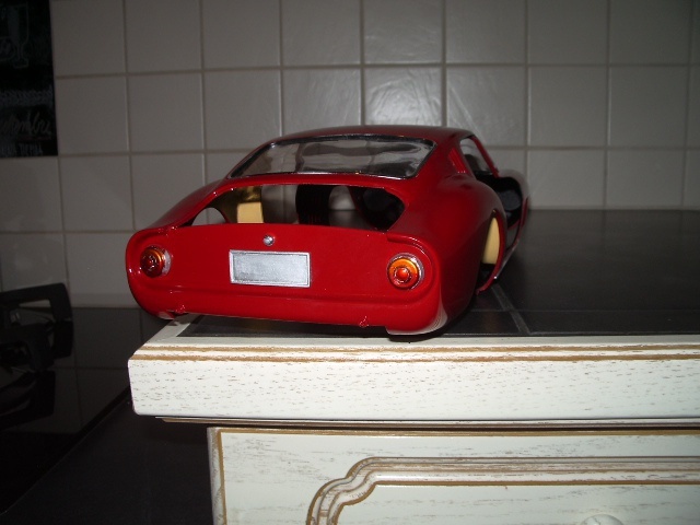  	Ferrari 275 GTB de 1965 au 1/12 de chez revell Lo7m