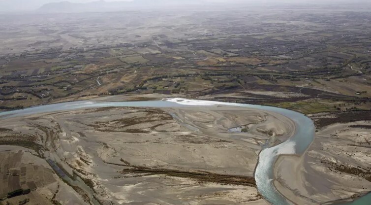 دراسة حول المياه الأفغانية وإيران: قرن من الصراع الخفي