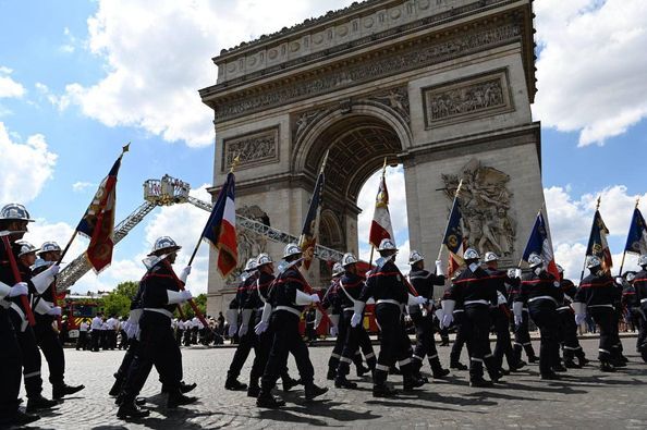 Carnets De Notes La Cérémonie Dhommage National Aux Sapeurs Pompiers Sest Tenue à Larc De 3033