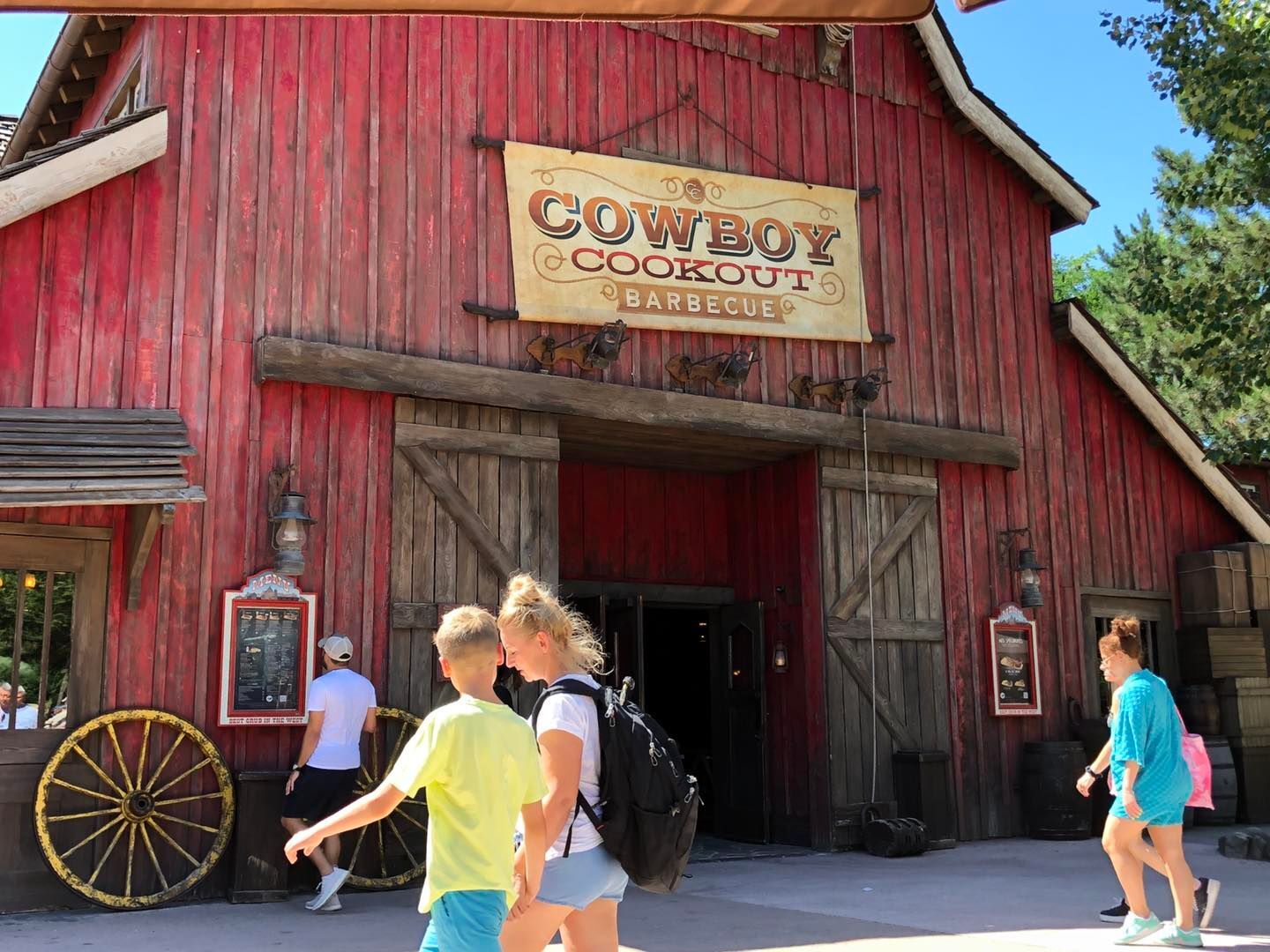 Cowboy Cookout Barbecue (Disneyland Parc)  - Page 7 4jv8