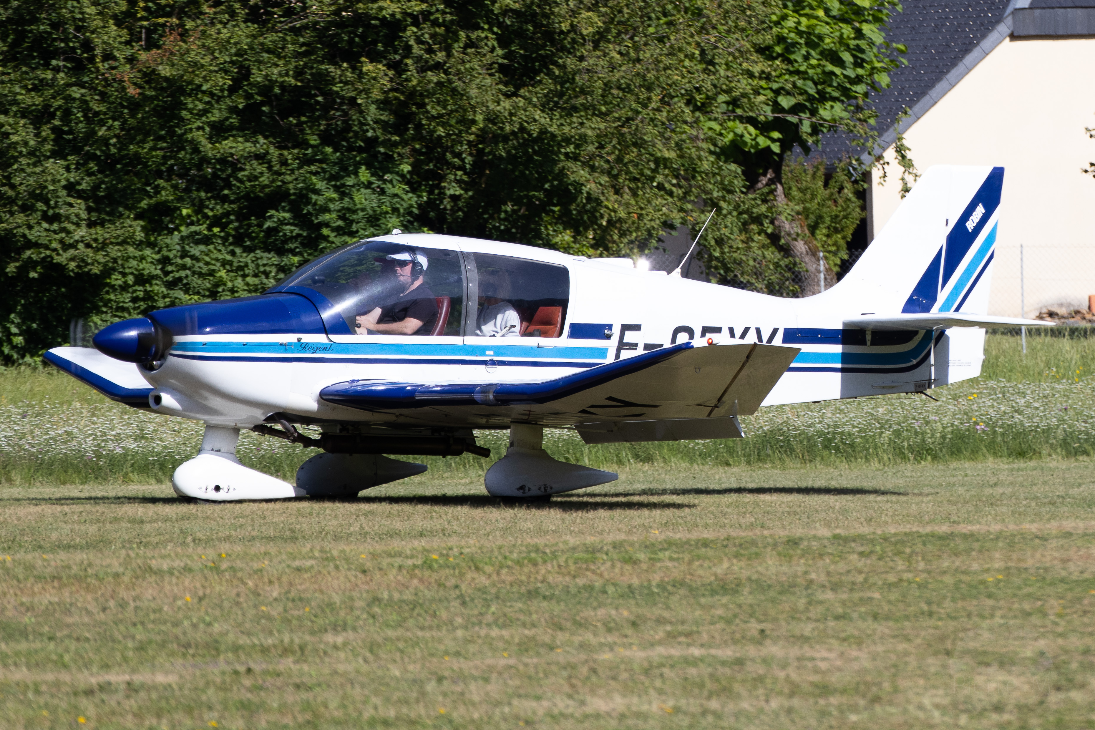 Aérodrome de Bagnères-de-Luchon  Ay7r