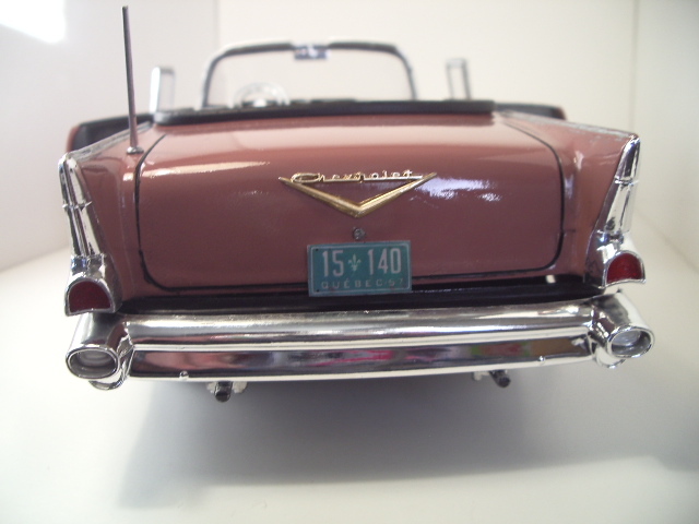 Chevrolet BELAIR convertible de 1957  au 1/16 de chez matchb Oomp