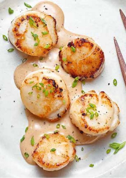 Coquilles saint-Jacques snaquées, sauce au miel Dp64