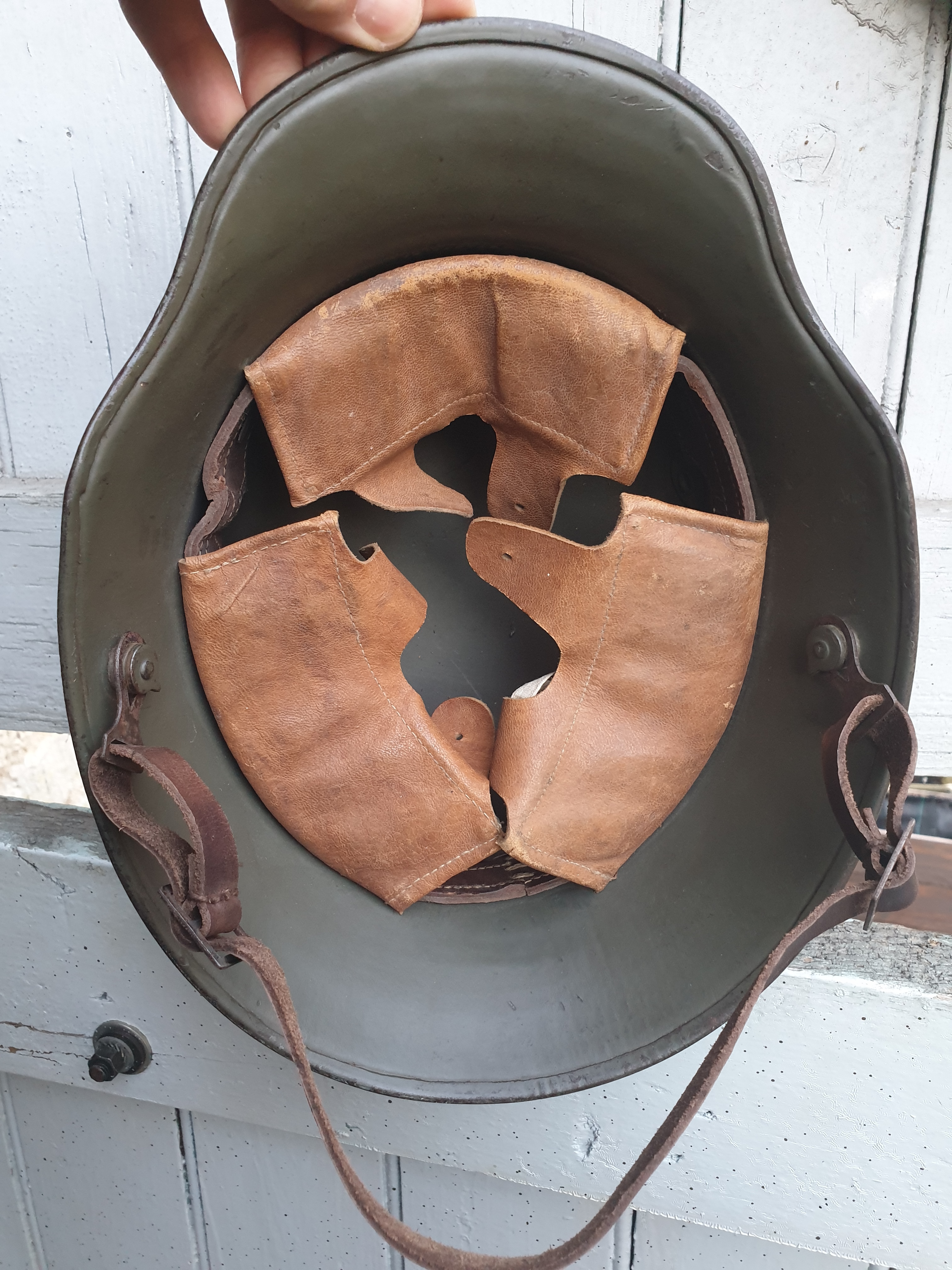 Le stahlhelm modèle 16 : 1er et 2e modèle  Nfsu