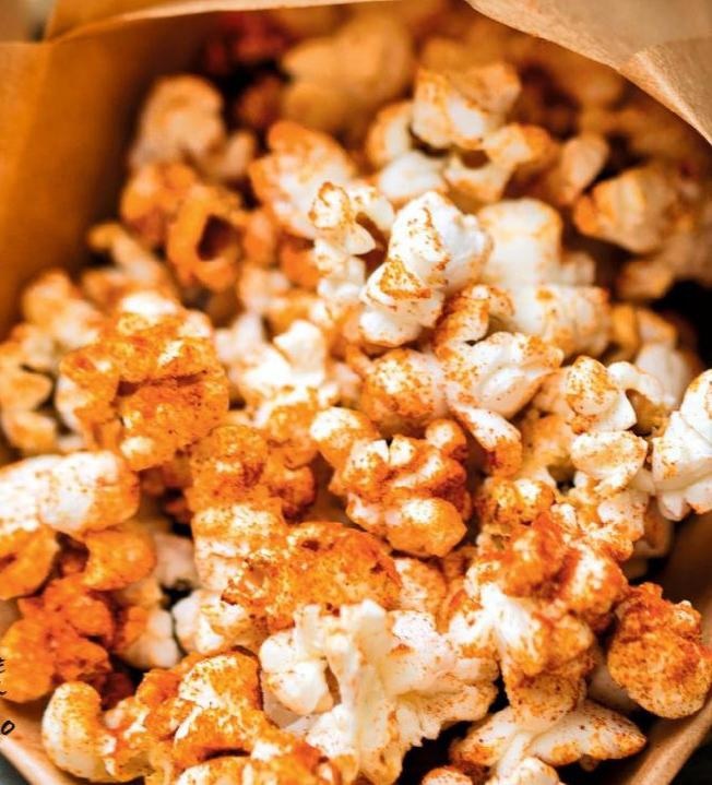 Pop-corn au curcuma J26q