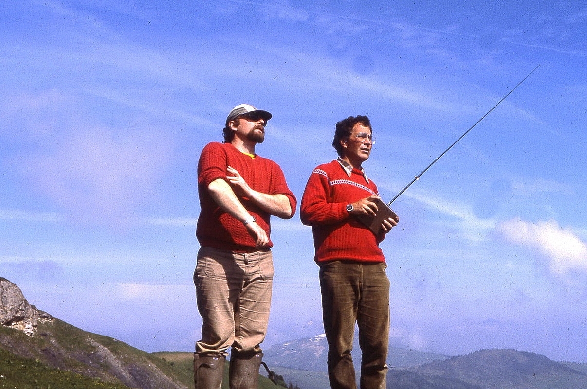 Ah !  les planeurs télécommandés. (Dans les Vosges) Scannée. G9z7