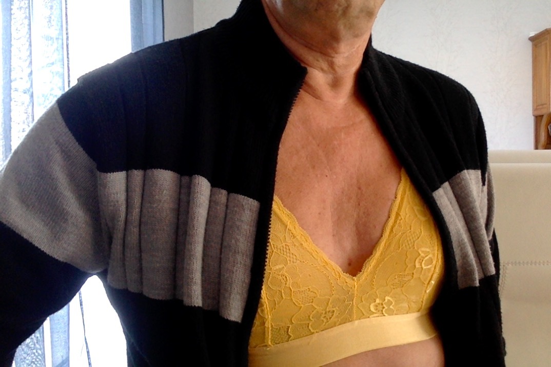 aujourd'hui brassière et pull Mpii