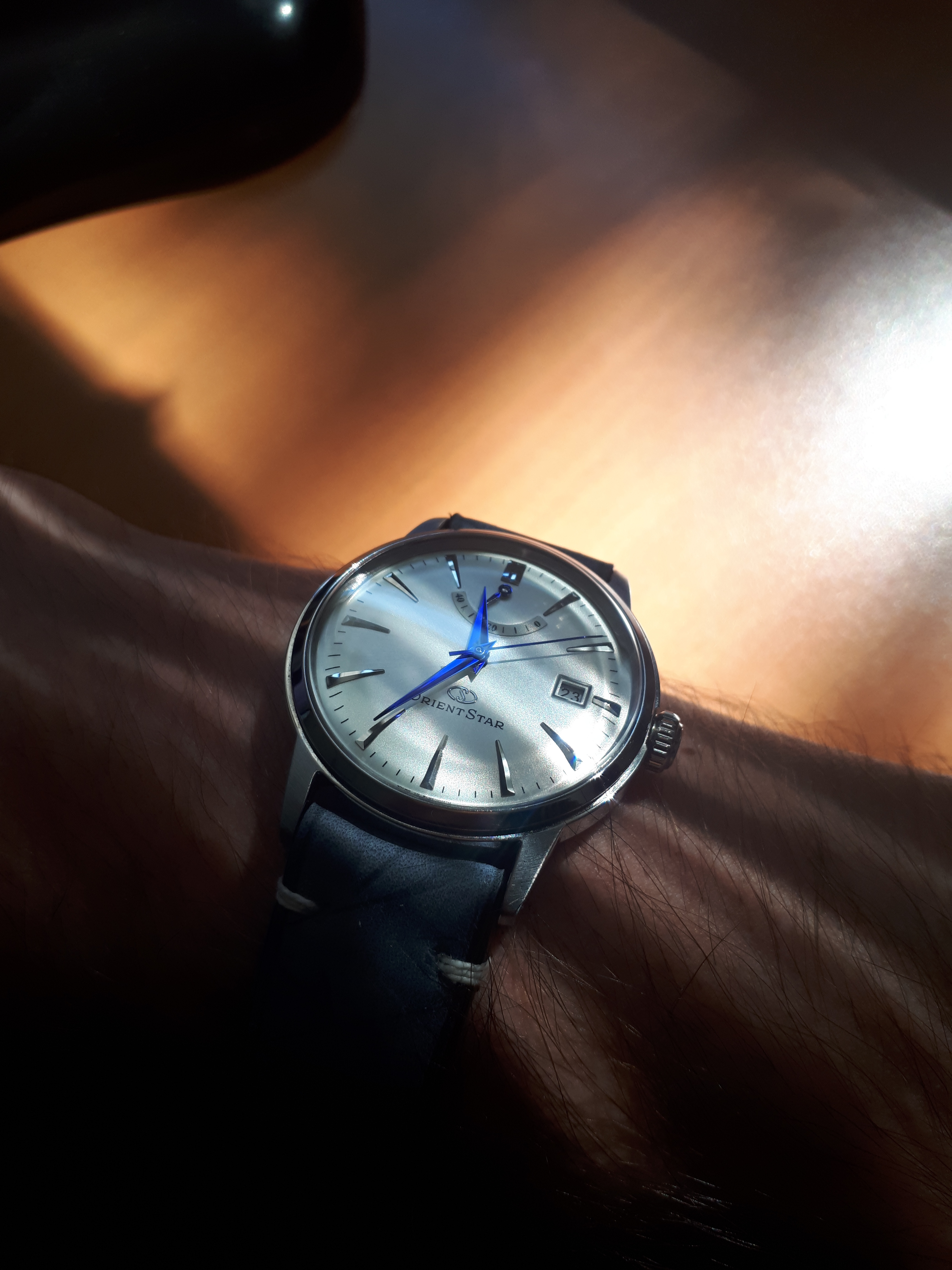 Votre montre « habillée » - Page 5 Hvnk
