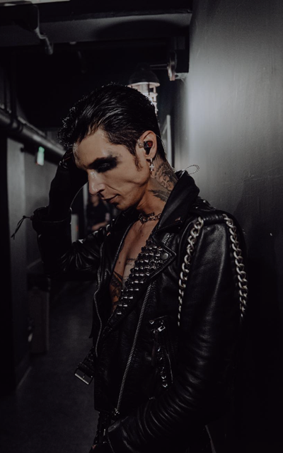 Andy Biersack Pm5m