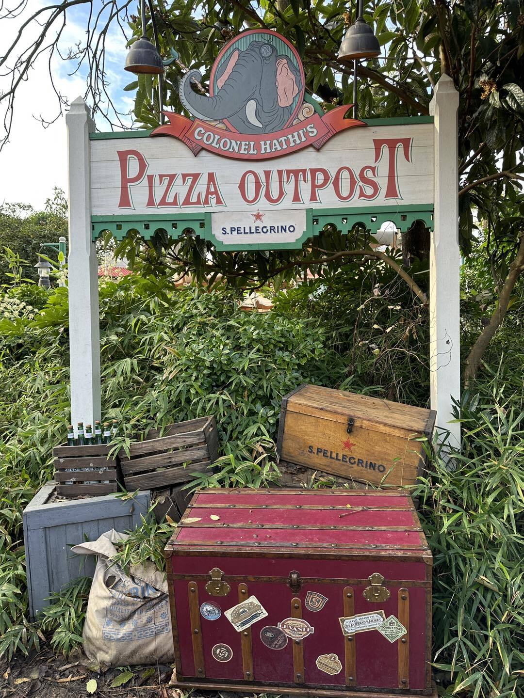 Colonel Hathi' Pizza Outpost (Disneyland Parc)  - Page 7 J04o