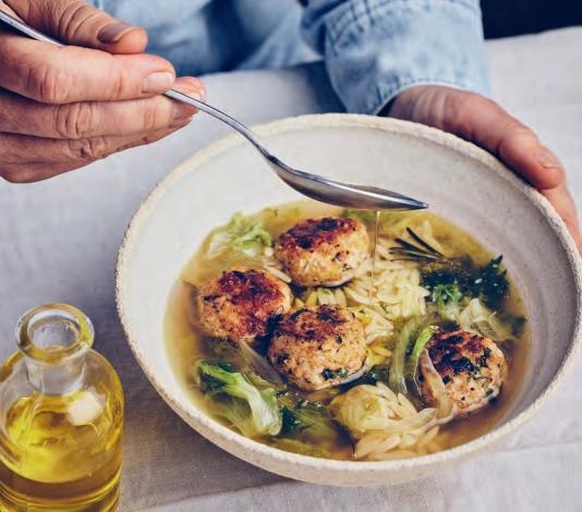 Bouillon chicorée frisée/boulettes de poulet/orzo 8gt8