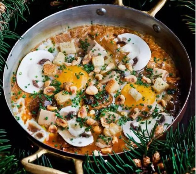 Oeufs cocotte au foie gras et champignons 0o3n