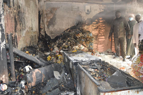 Commerce de Kilibange, détruit par les flammes.