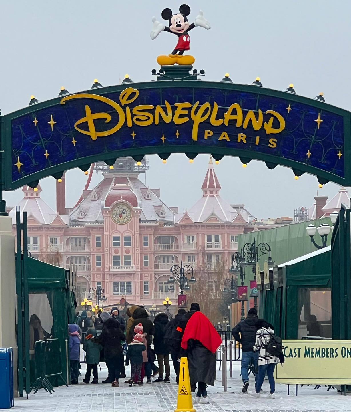Disneyland Hotel - ré-ouverture le 25 Janvier 2024 - Page 2 72x3