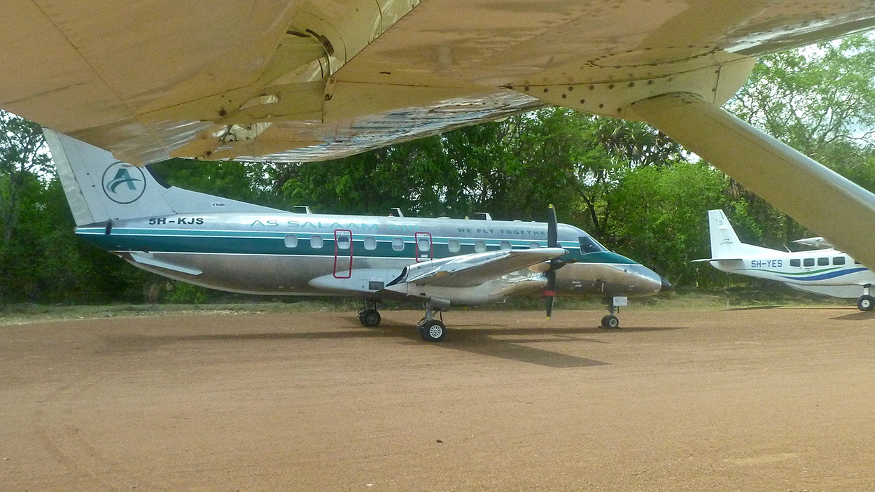 Des Avions en TANZANIE. - Page 5 P96o