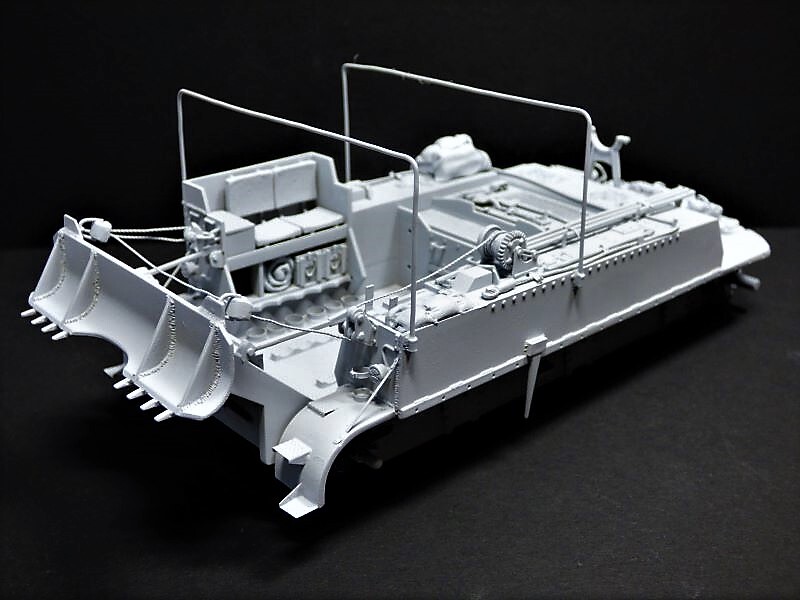 M-12  155 mm Gun Motor Carriage  ACADEMY  1/35 - Page 7 9354
