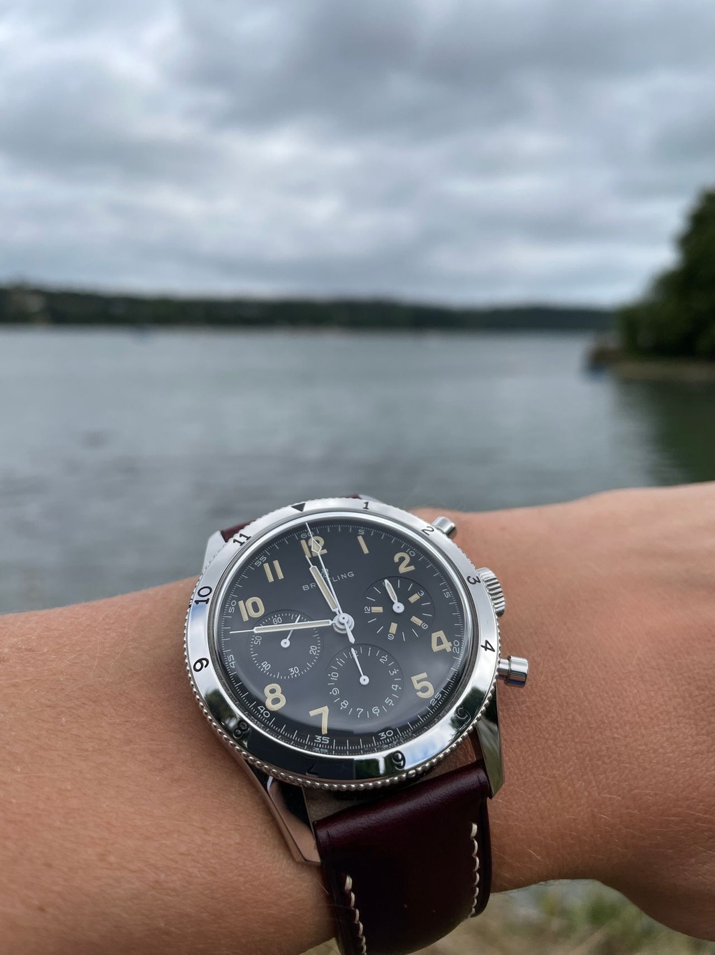 Nouveauté : Breitling 765 AVI Ré-Édition de 1953 - Page 4 Jjb1
