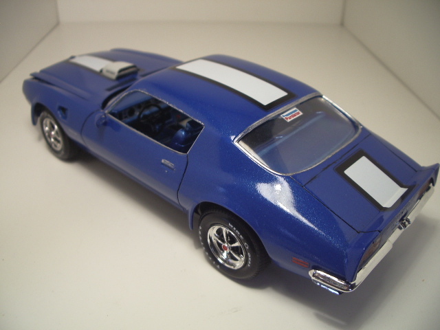 Pontiac firebird 1970 au 1/24 de chez revell .  Kcng