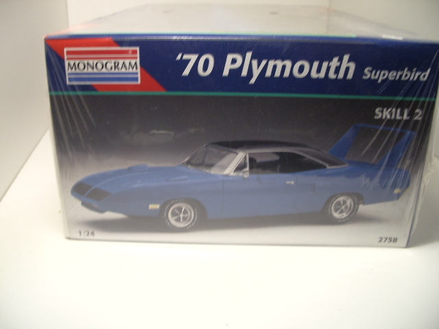 Plymouth superbird de 1970 au 1/24 de chez monogram .  1a10
