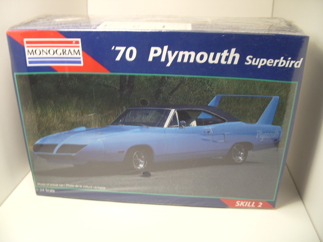 Plymouth superbird de 1970 au 1/24 de chez monogram .  8fut