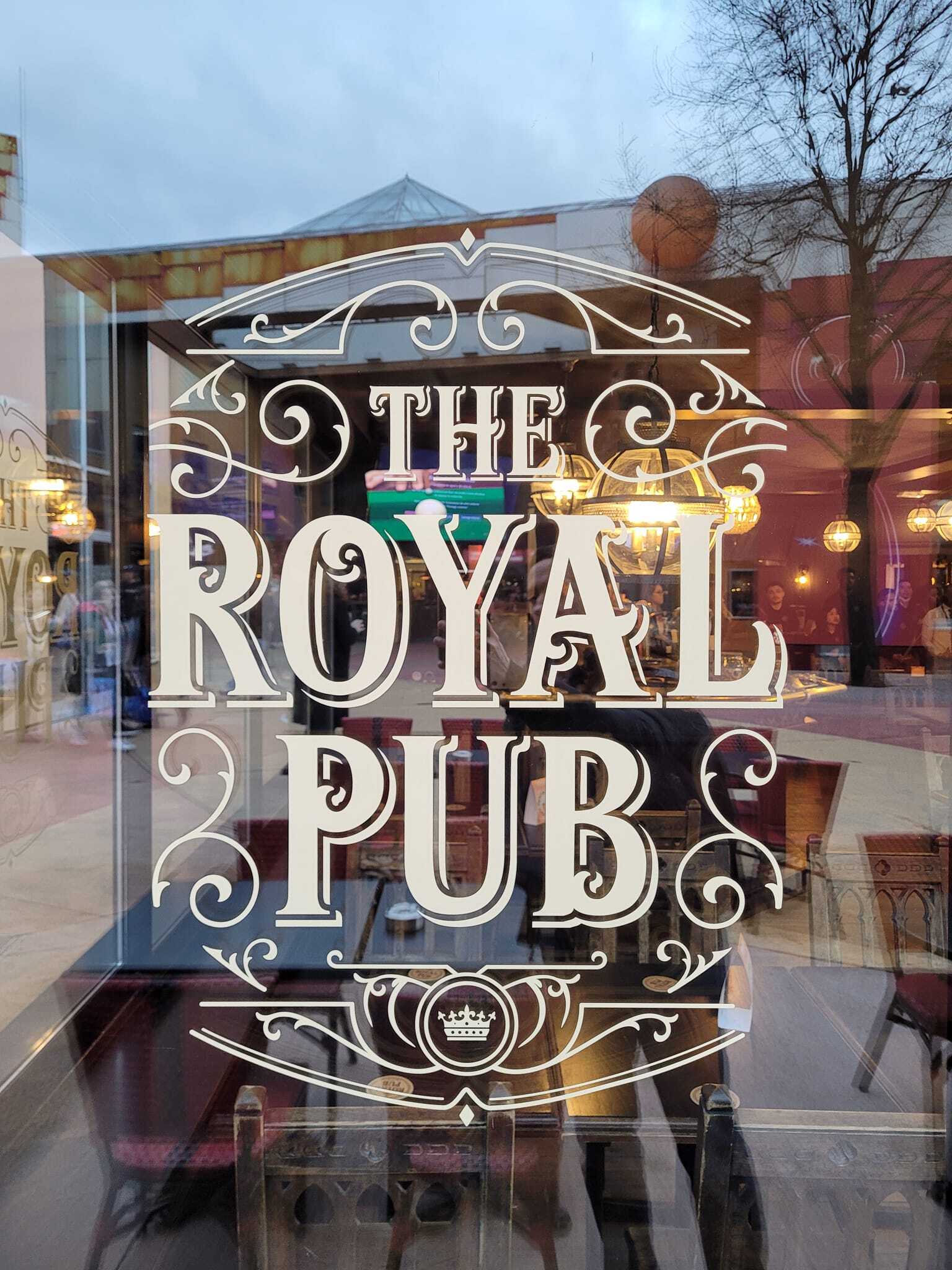 The Royal Pub - Village  - Page 4 Al24