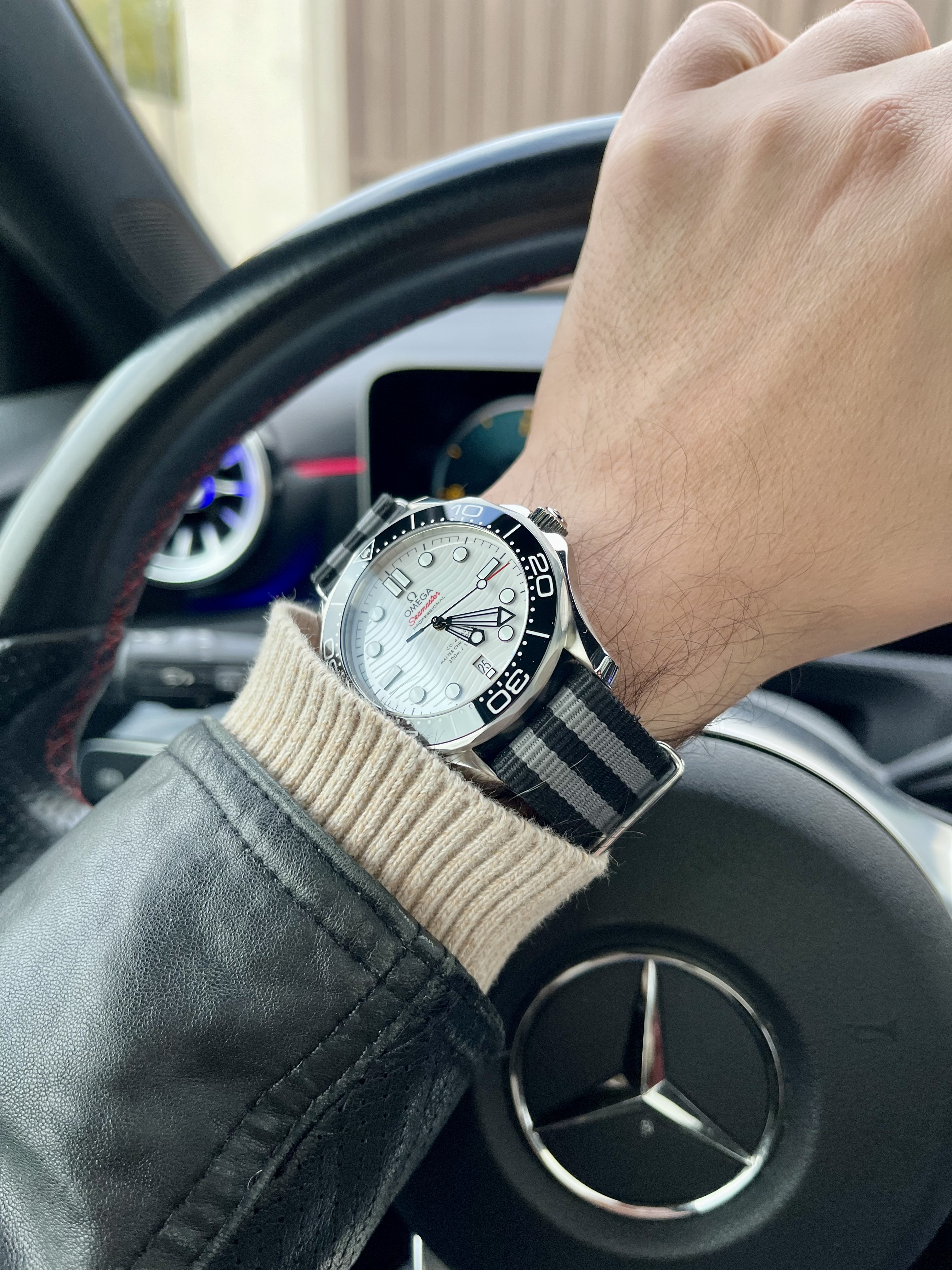 Feu de Seamaster 300 - tome 12 - Page 12 48zj