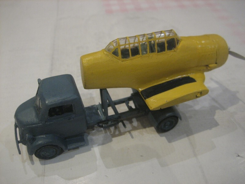 *1/72 - North American T-6 & camion Ford COE- ignoré Ffsm