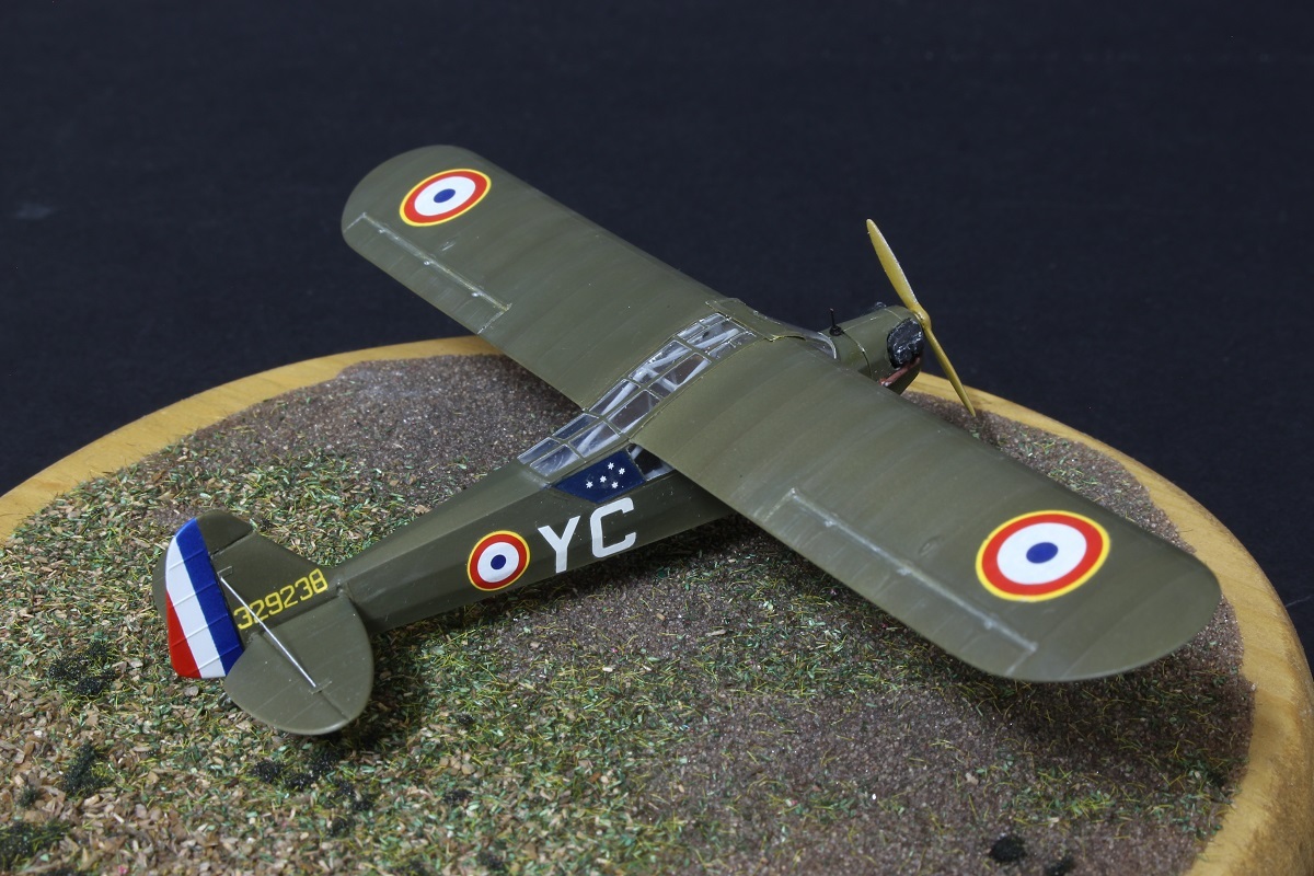 [KP] Piper L-4 Grasshopper (Piper Cub) -1/72 - Déco France - Campagne d'Italie 1944. Tvia