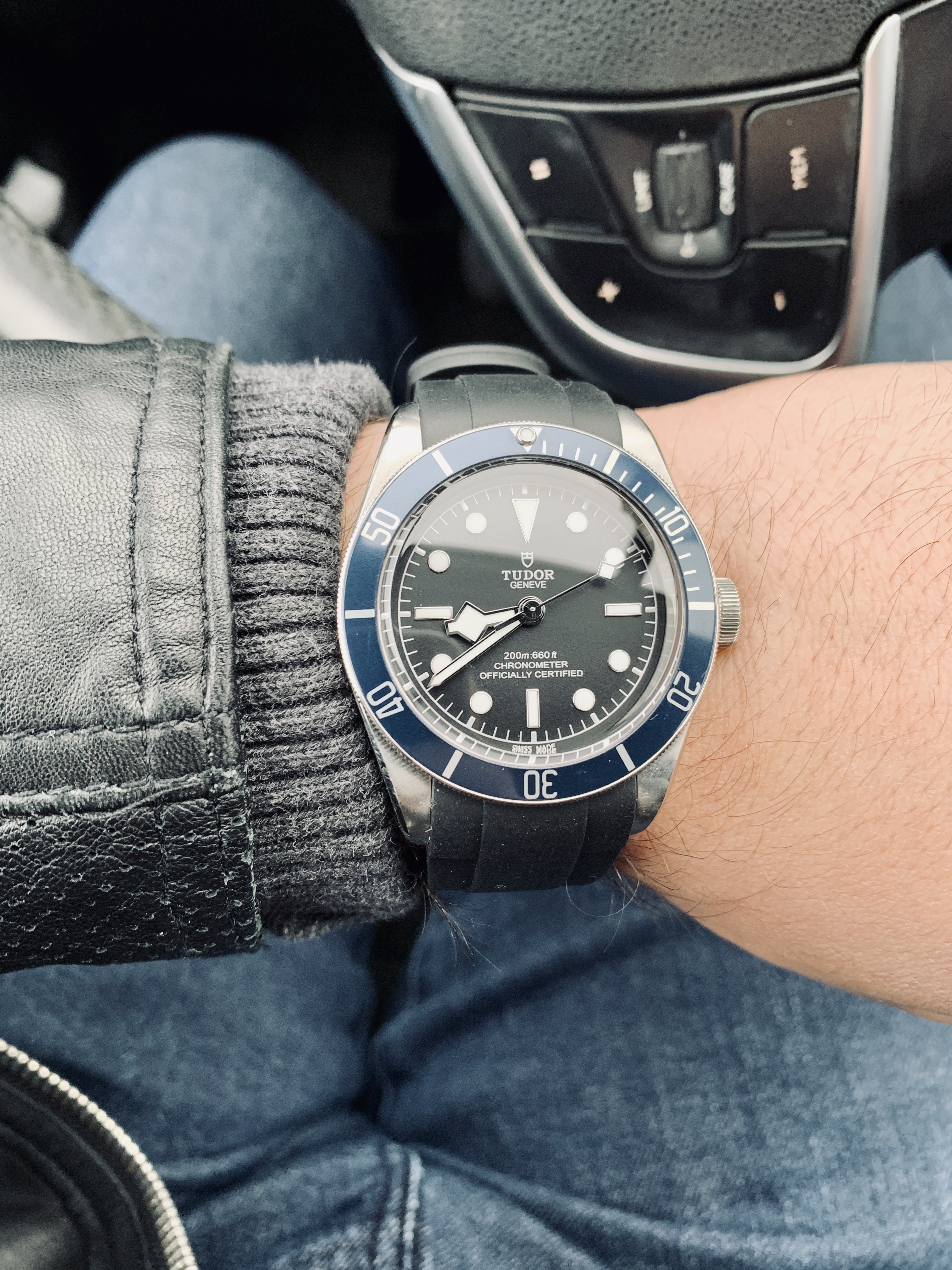 Tudor on y revient, blackbay 58 noir ou bleu ? 7qlr