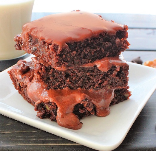 Brownie au chocolat/avocat, glaçage choco/avocat Cqp0