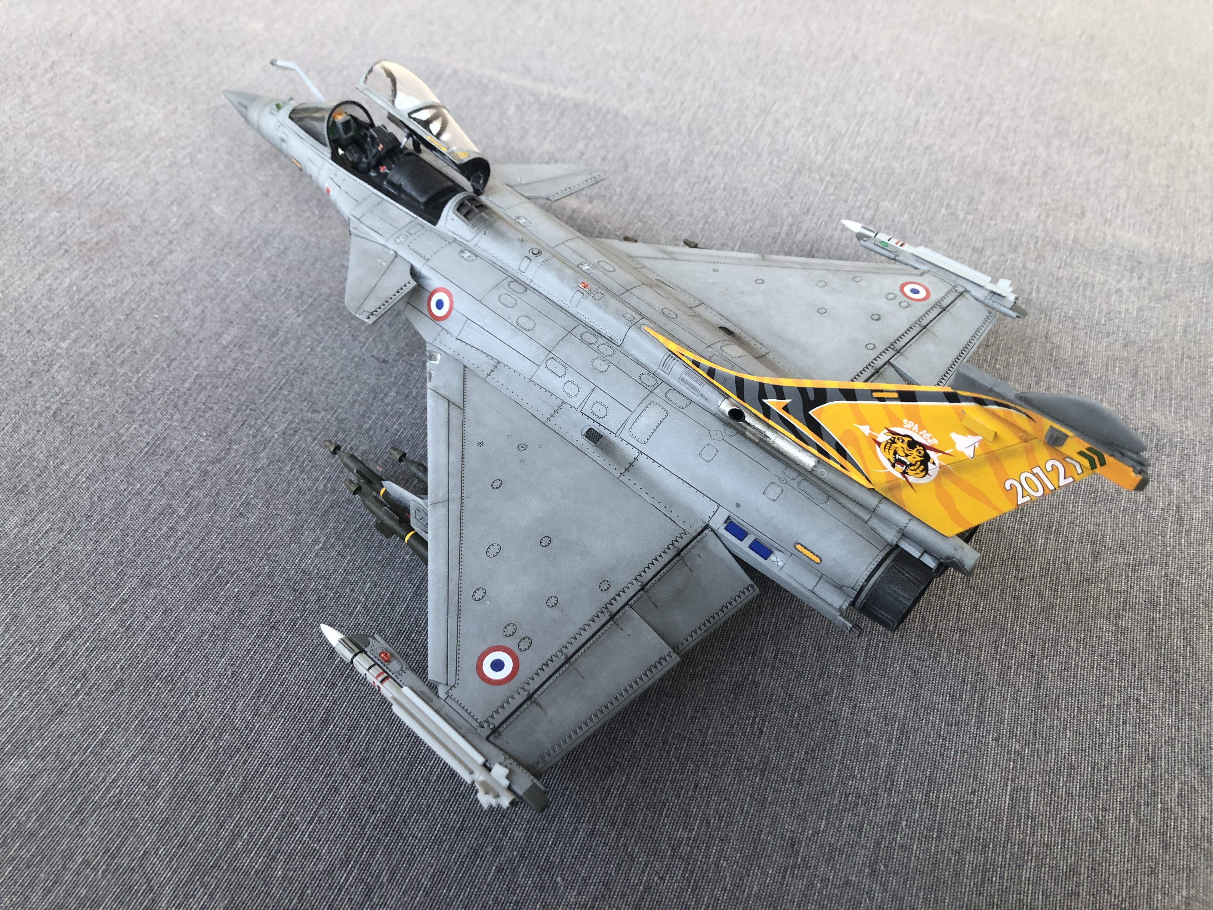 [Academy] Dassault RAFALE C  1/48 Vy9t