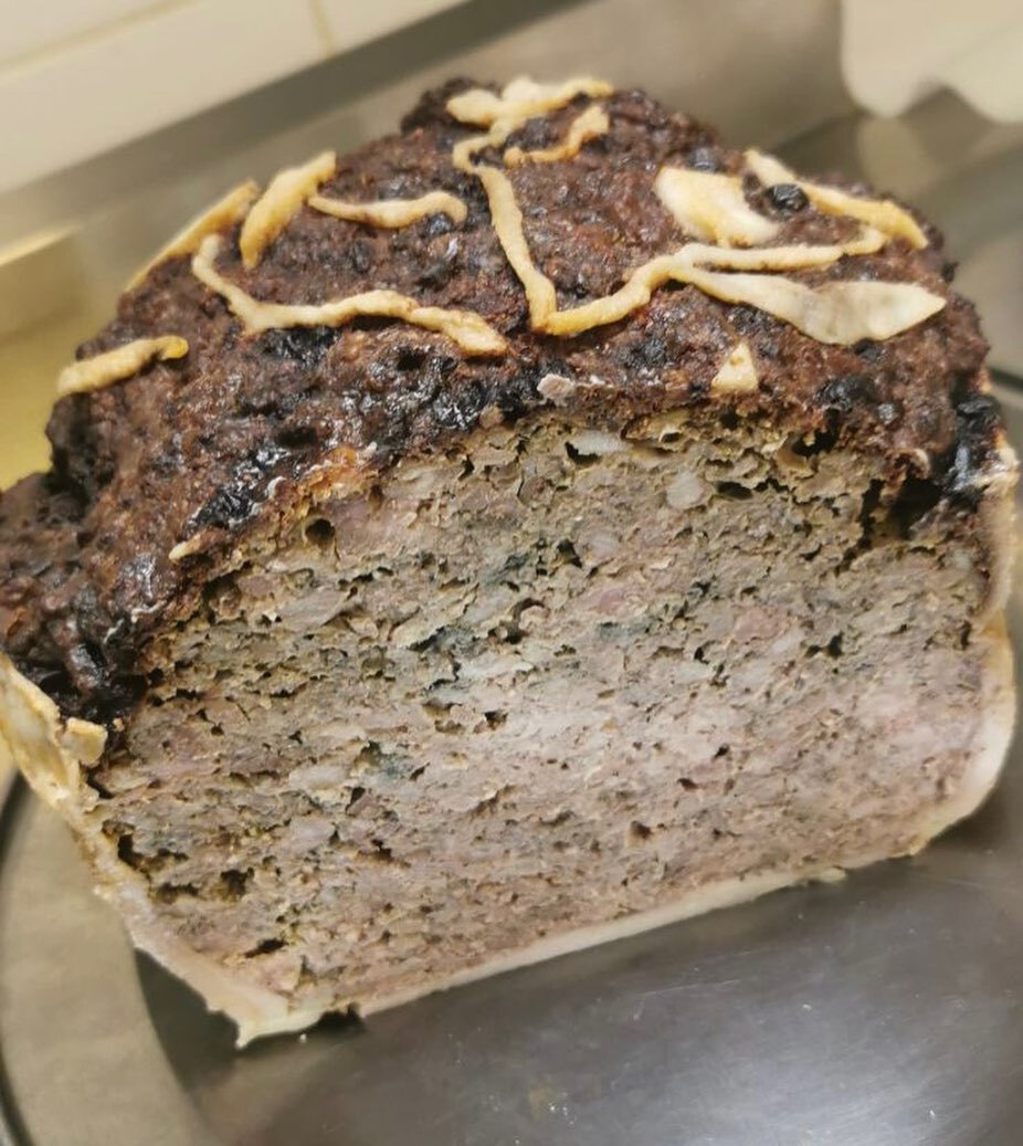 de notes La Pomme d'Or Cheffe Océane en pleine créativité