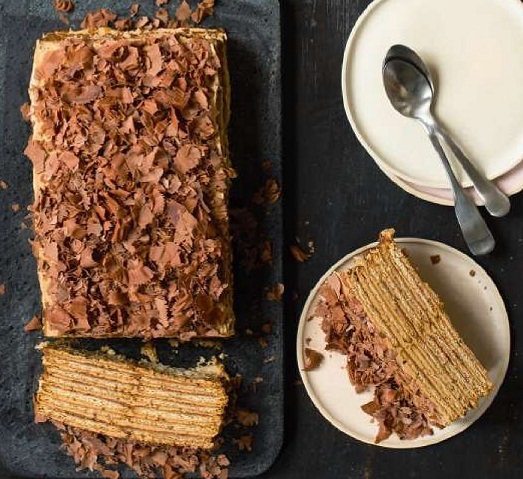 Gâteau aux biscuits thé/crème au beurre/café/chocolat M5kb