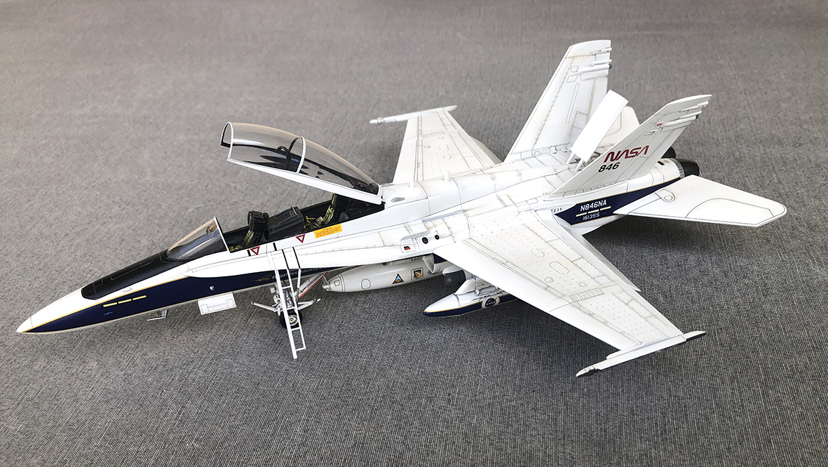 [Hobby Boss] 1/48 - McDonnell-Douglas F/A-18D Hornet NASA  V4al