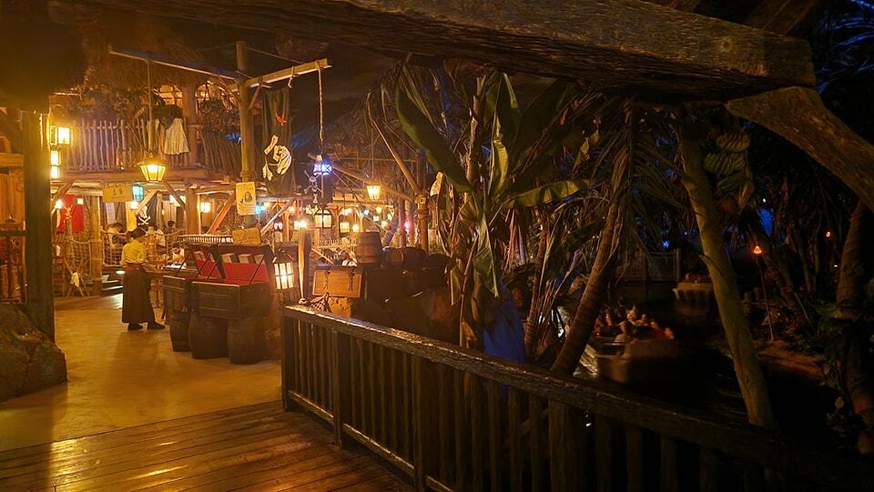 Captain Jack's - Le Restaurant des Pirates (ex- Blue Lagoon" (Disneyland Parc)  - Page 14 I2rz