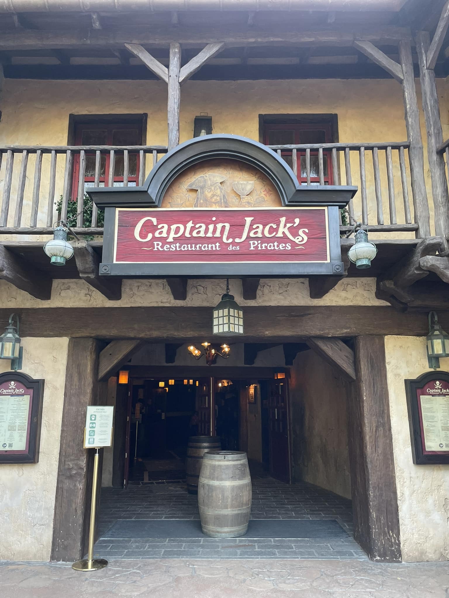 Captain Jack's - Le Restaurant des Pirates (ex- Blue Lagoon" (Disneyland Parc)  - Page 13 O4pn
