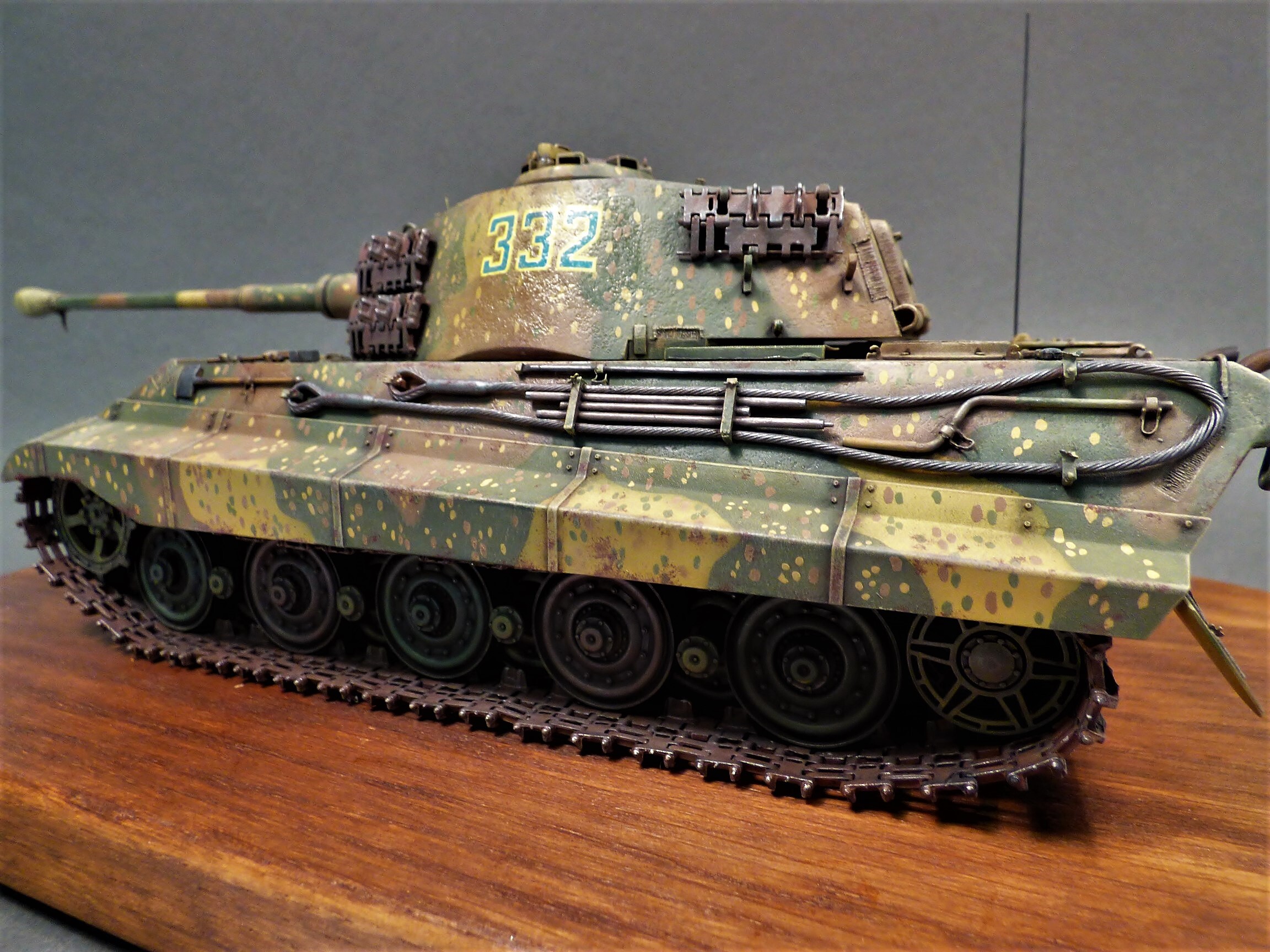 Tigre II Sd.Kfz 182. Meng 1/35. Fertig.   Bawc
