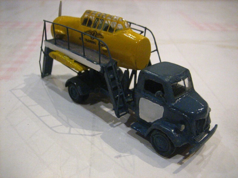 *1/72 - North American T-6 & camion Ford COE- ignoré - Page 2 3f41