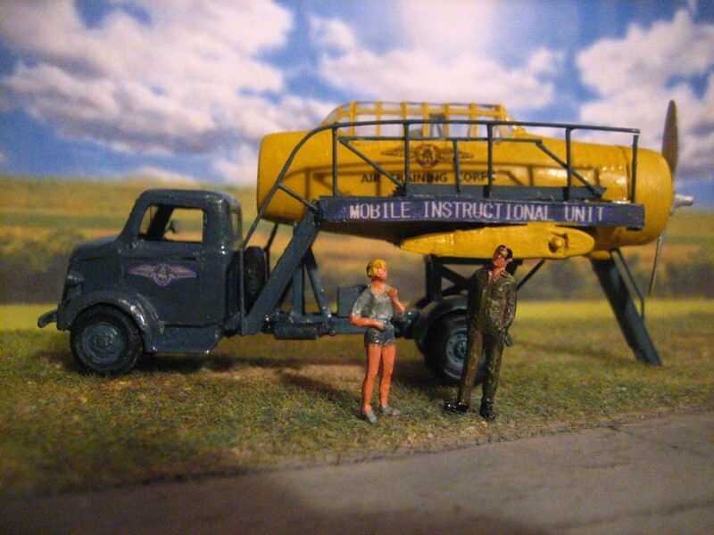 *1/72 - North American T-6 & camion Ford COE- ignoré - Page 2 9ypi