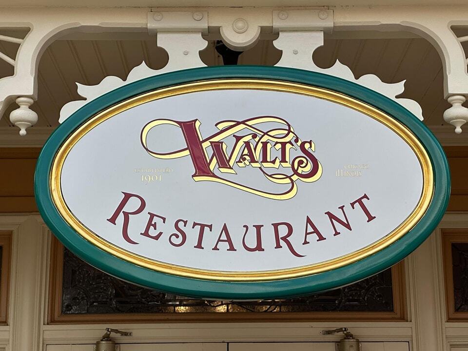 Walt's, an american restaurant (Disneyland Parc) - Page 16 Ehq3
